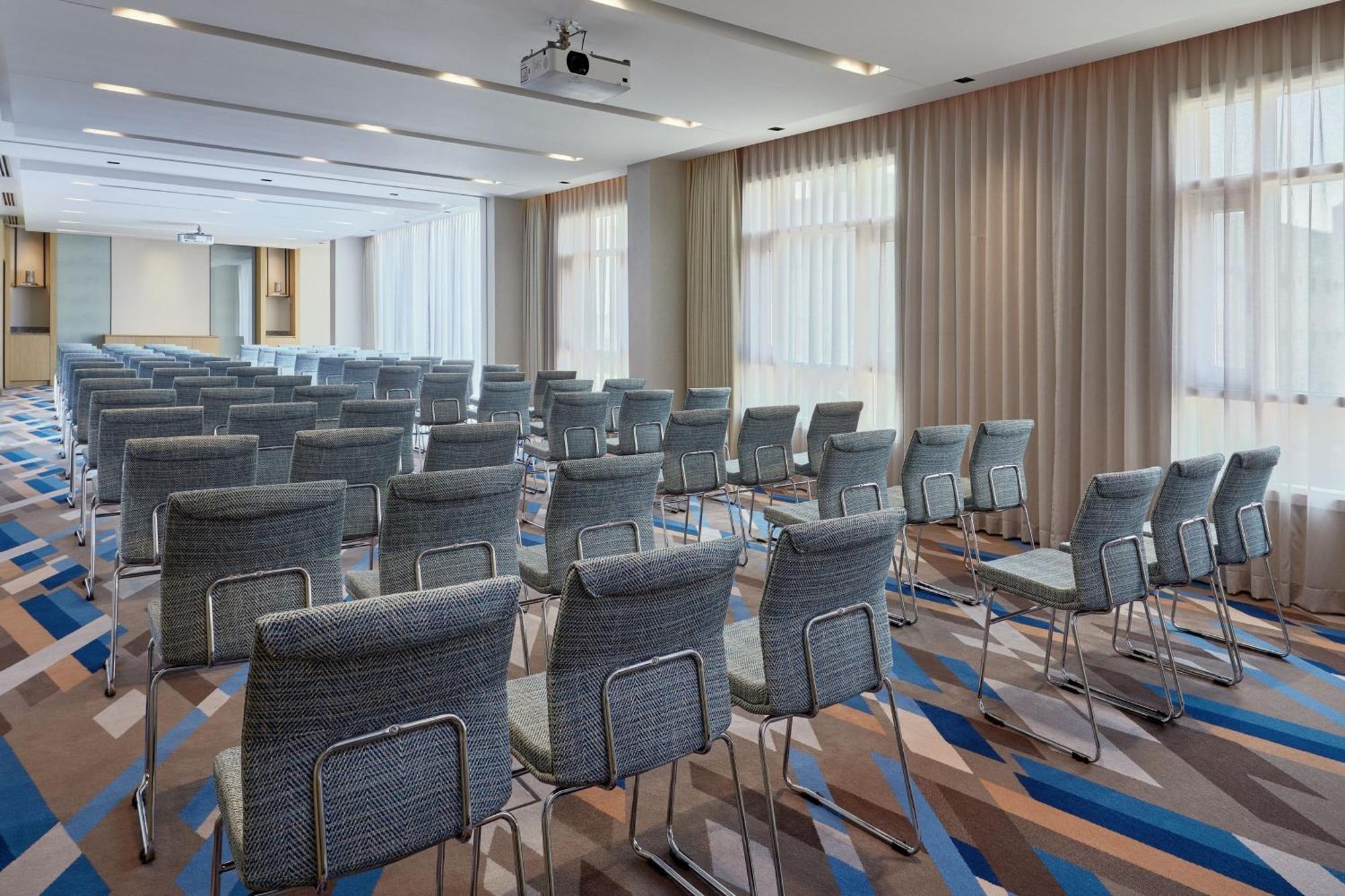 Courtyard By Marriott Jubail Hotel Exterior photo
